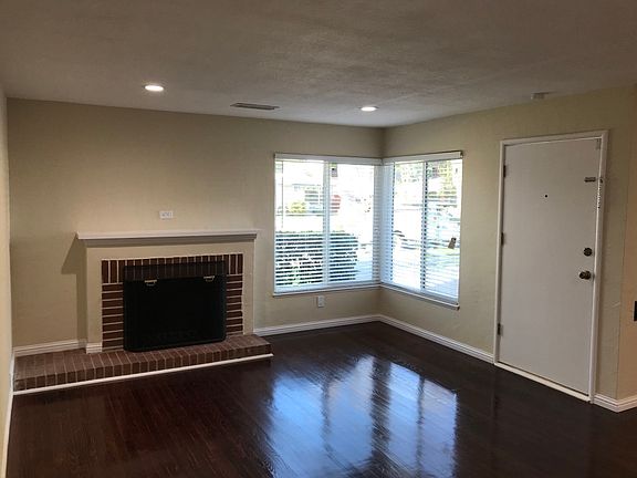 5th image of 323 W Robinson Ave