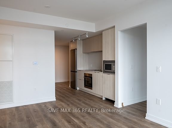 4th image of 1 Jarvis St #1109