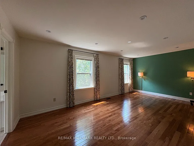 34 Theobalds Cir — Photo 13