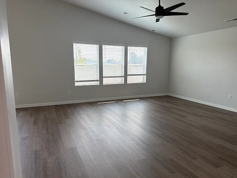 1125 W Jasper St — Photo 14