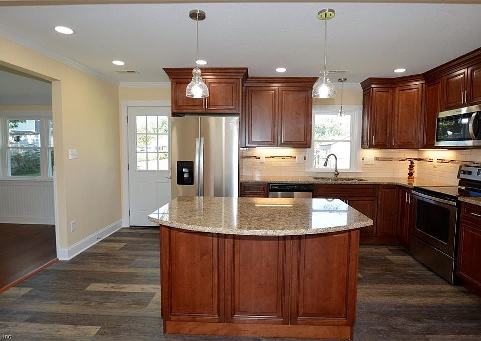 1st image of 1806 Meadow Lake Dr