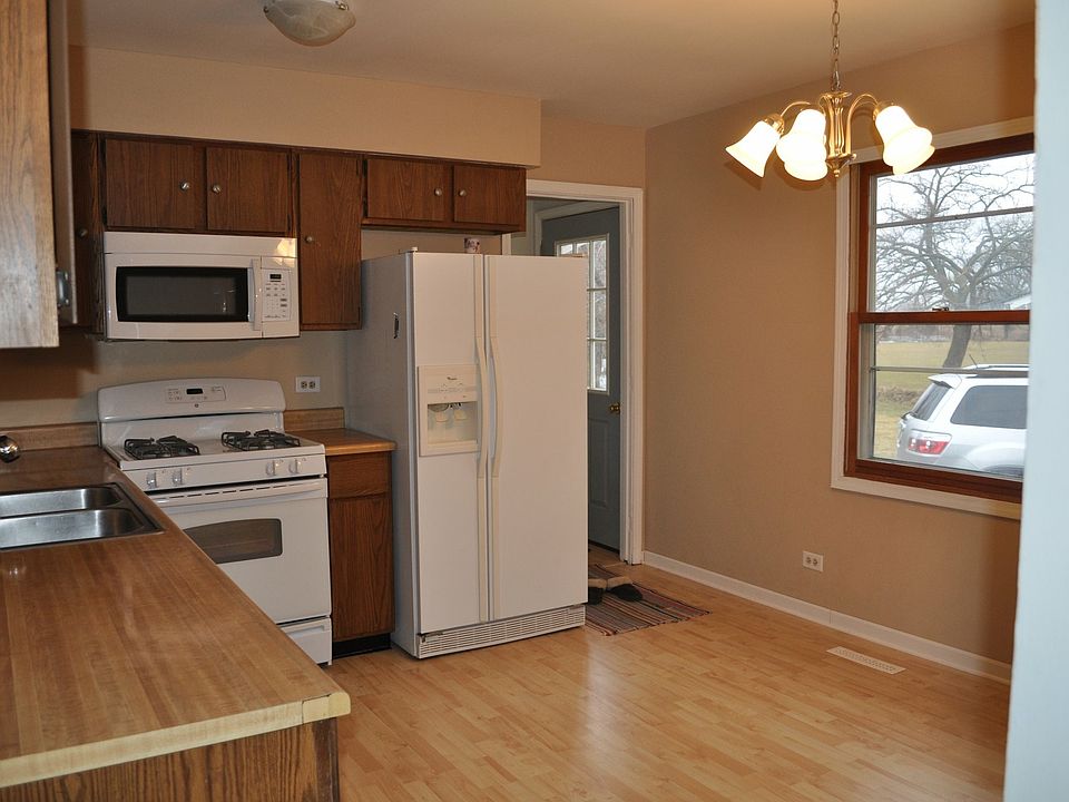 1st image of 130 Oak Lane Dr