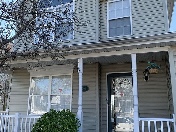 2nd image of 203 Academy Ln
