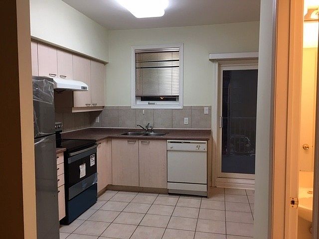 2nd image of 310 S Park Rd