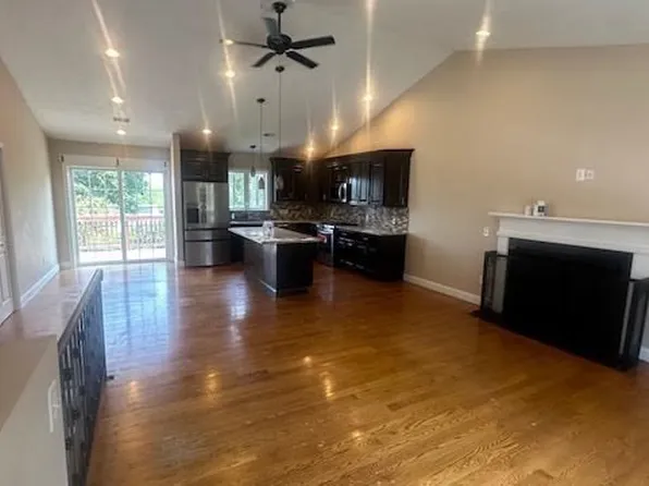 34 Carpenter Ave, Worcester, MA 01605