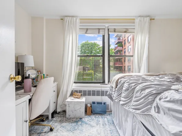 165 Christopher St, New York, NY