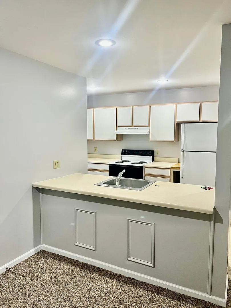 24 Town Square Properties LLC — Photo 3