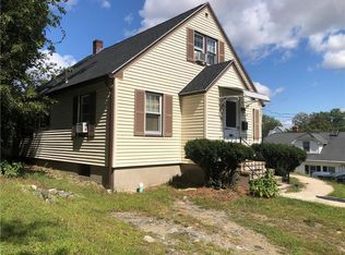 19 Dover St, Cranston, RI 02920