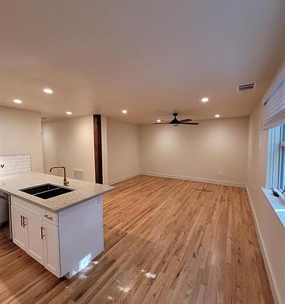 4th image of 1235 Laurel St #1235