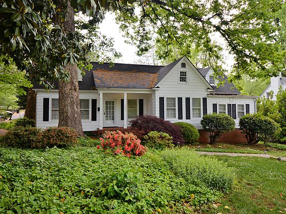 2nd image of 1850 N Elm St