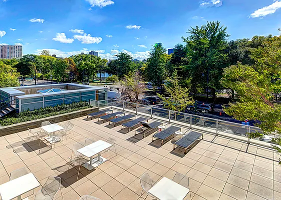 Sold by Isen & Company : Real Estate Advisors | media 8