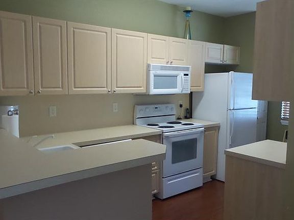 4th image of 9135 NW 40th Place #9135