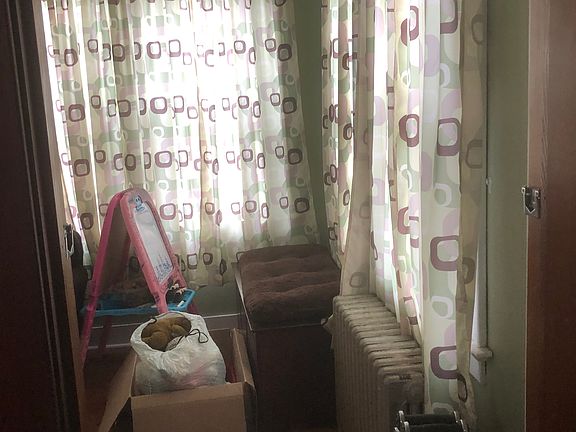 single french door to playrm