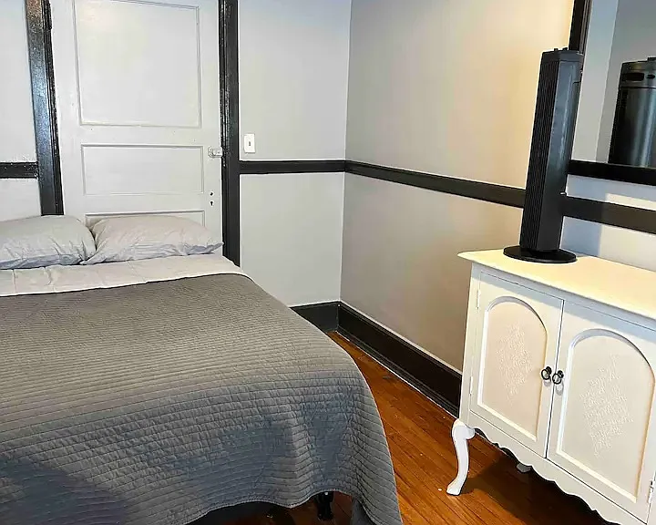 220 E State St #4 — Photo 9