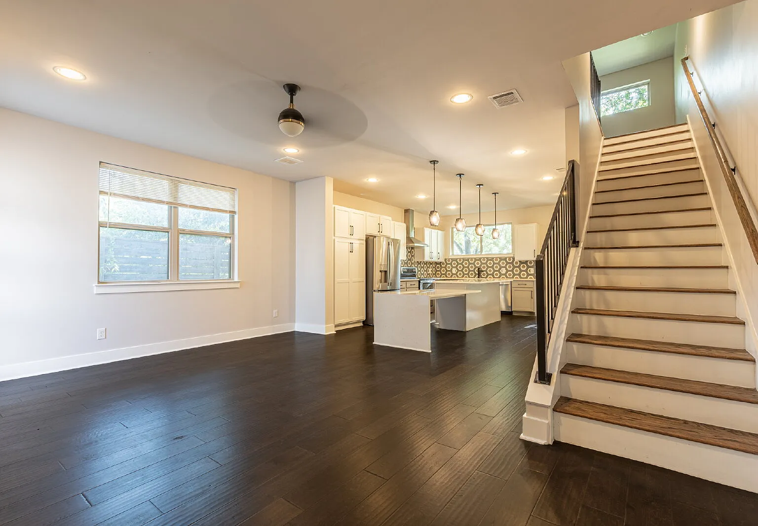 3 bed, 2.5 bath, 1983 sqft, $2,500 — Photo 4