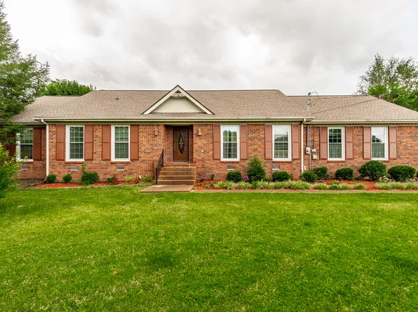 112 Arrowhead Dr, Hendersonville, TN 37075