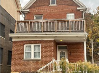 940 Bluff St, Dubuque, IA 52001