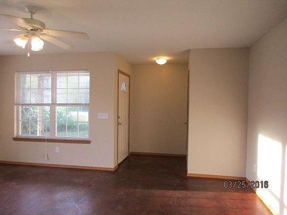 3rd image of 808 E Greenfield St