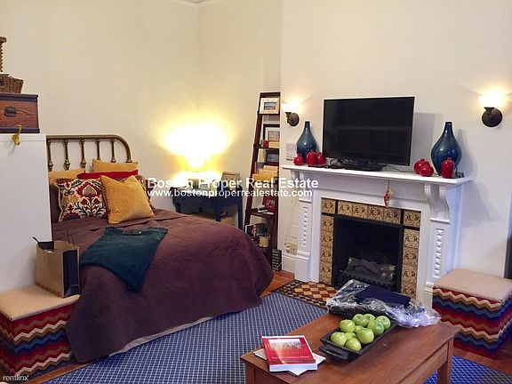 31 Gloucester #2R Boston - Back Bay Unit Photo 4