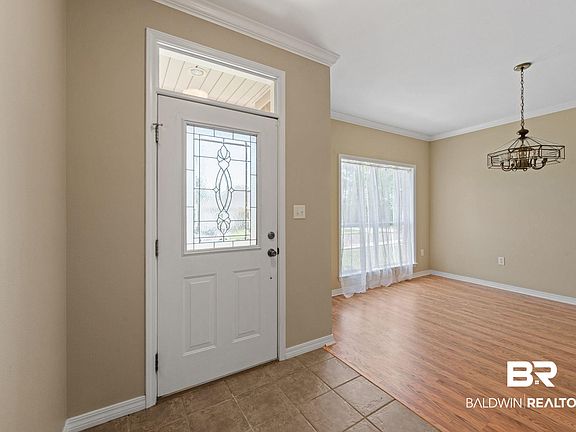 3rd image of 16366 Holbrook Ct