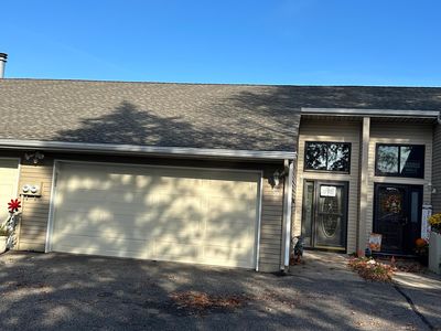 39 Round Lake Trl, Little Canada, MN, 55117