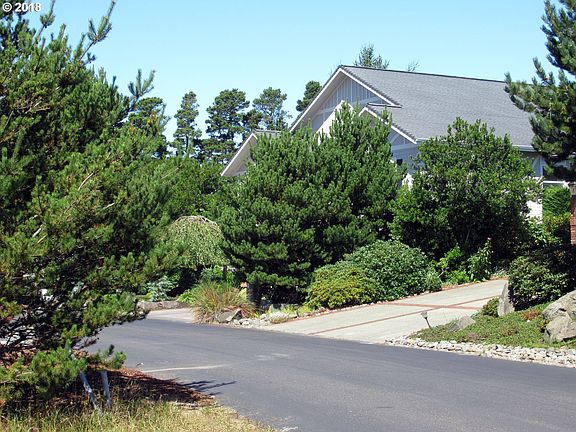 4th image of Royal St Georges Dr #23