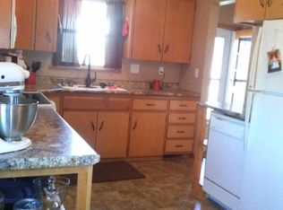 2422 Mallory St SW, Cedar Rapids, IA 52404