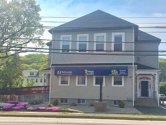 2nd image of 872 Smithfield Ave
