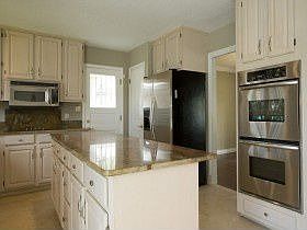 4th image of 2797 Sommet Dr