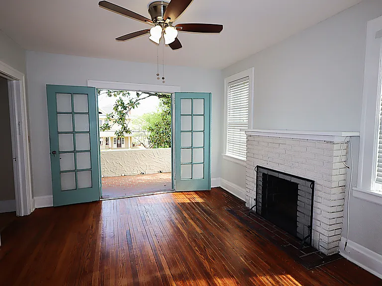 3025 Riverside Ave — Photo 2