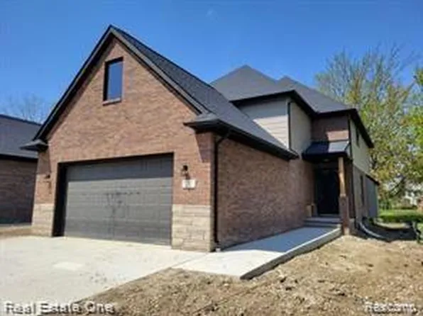 1983 Chancery Dr, Troy, MI 48085