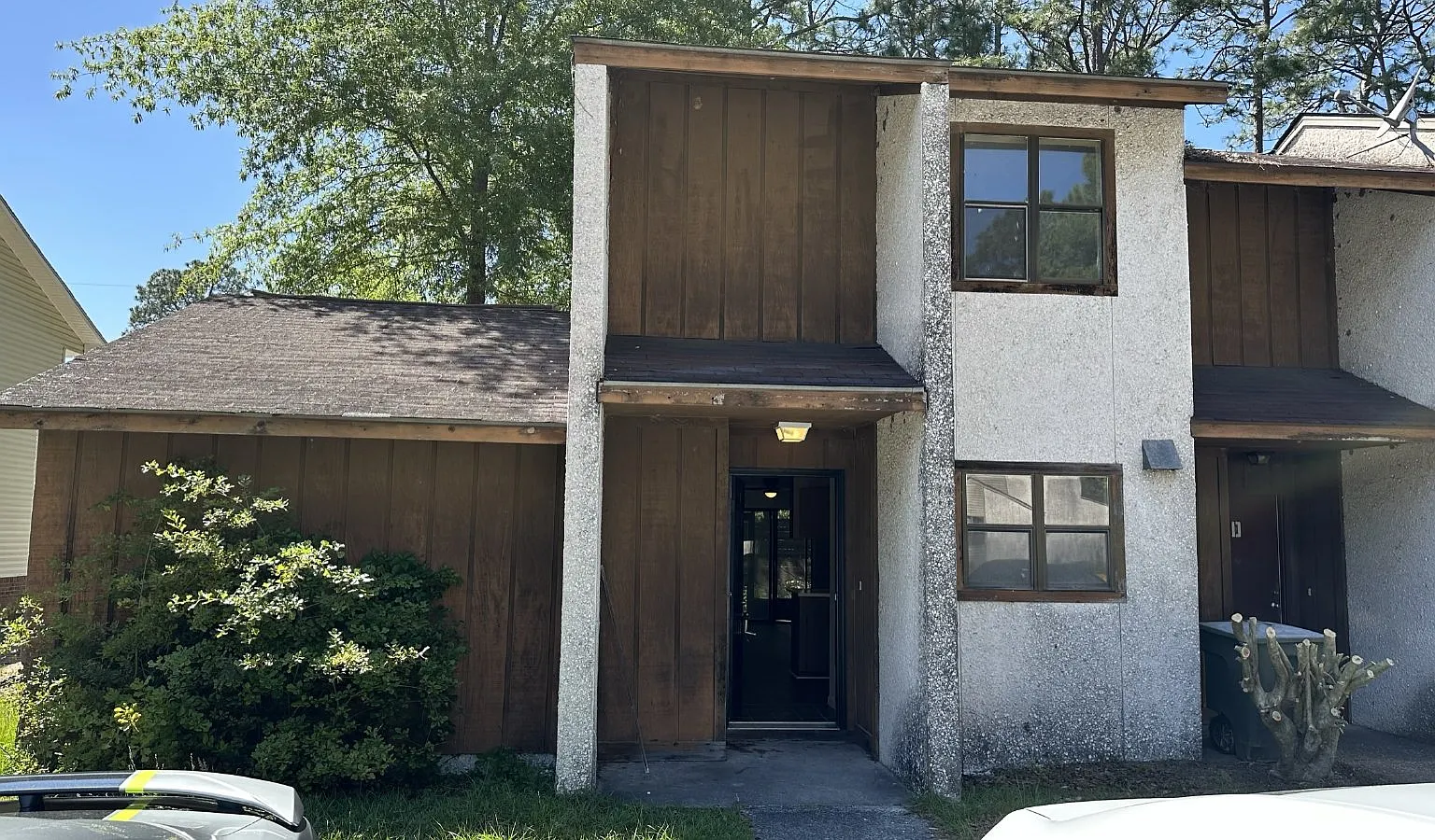 3 bed, 2.0 bath, 1320 sqft, $1,150 — Photo 1