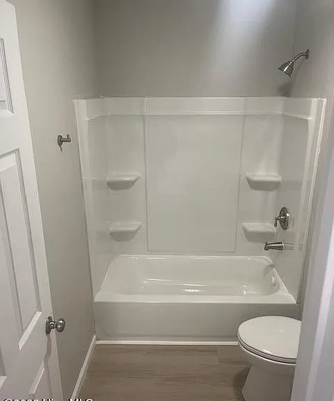 607 E Main St — Photo 11