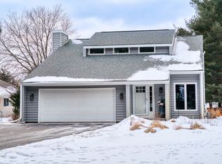 4009 Nagawicka Rd, Hartland, WI 53029