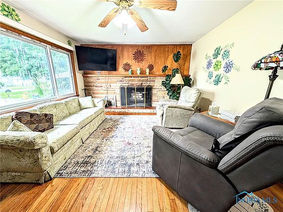 3rd image of 328 Prentiss Ave