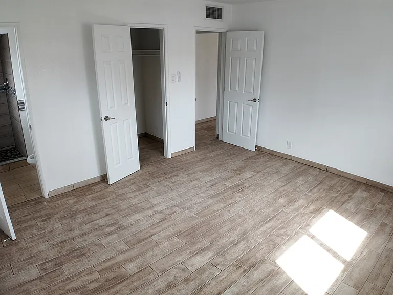 3024 N 21st St — Photo 6