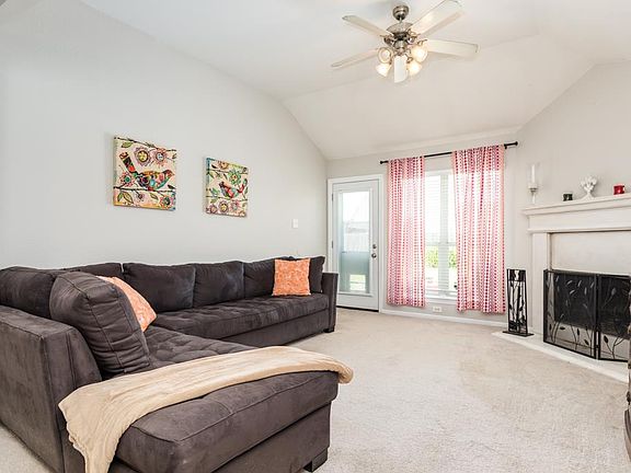 2nd image of 2825 Seastrand Ln