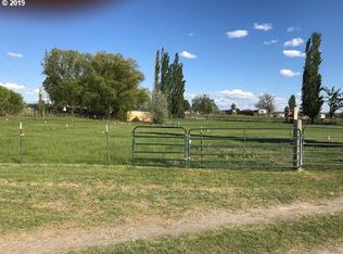 75541 Hoop N Holler Ln, Irrigon, OR 97844