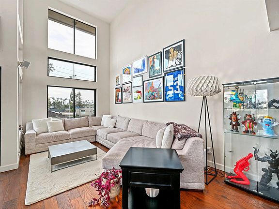 3rd image of 881 Thomas Ave APT 21