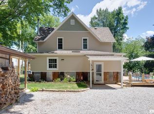 5040 Rockingham Rd, Davenport, IA 52802