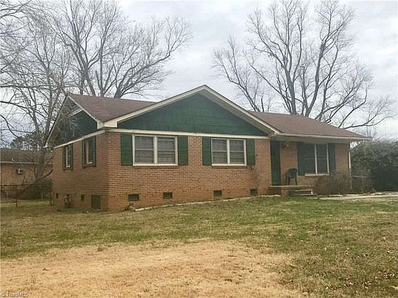 3rd image of 2104 Kylemore Dr