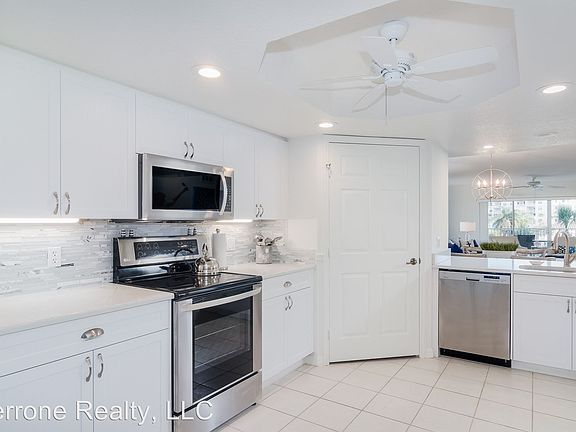 5th image of 8931 Lake Dr APT C201