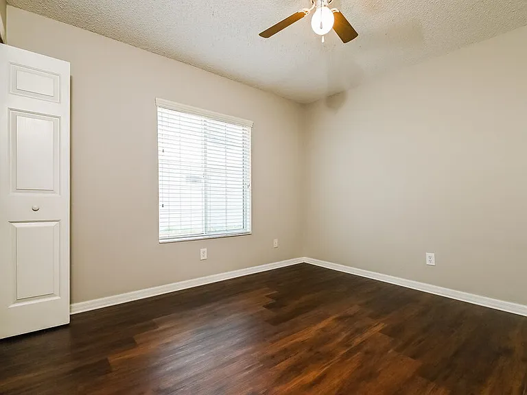12845 Longcrest Dr — Photo 17