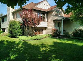 1180 Abbott Ln, Sun Prairie, WI 53590