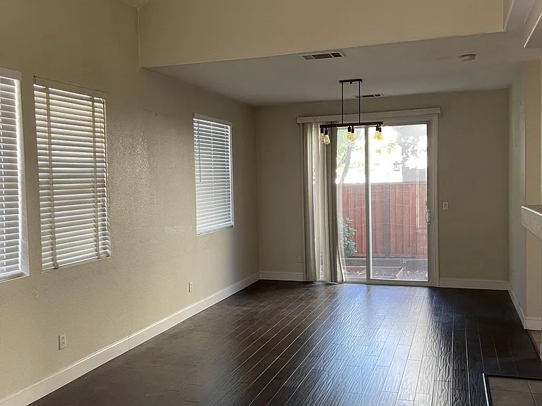 2802 Cedrus Ct — Photo 3