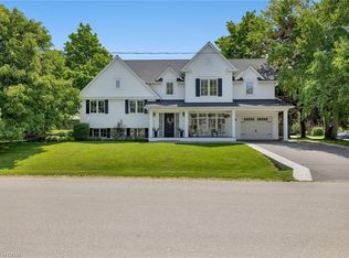 2088 Saxon Rd, Oakville, ON L6L 2V2