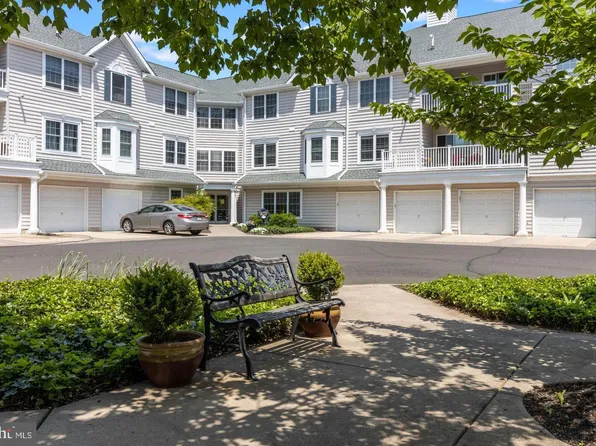 42 W College Ave APT 319, Yardley, PA 19067