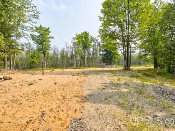 N4052 S 1st Rd, Wallace, MI 49893