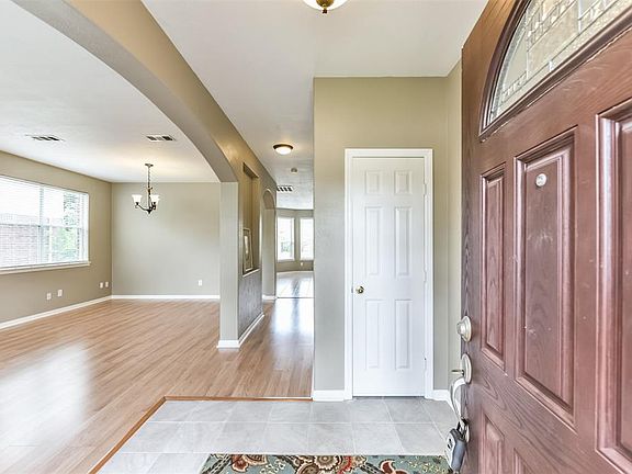3rd image of 18318 Cypress Meade Ln