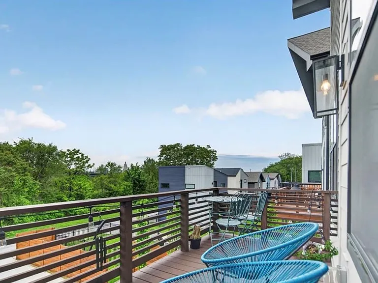 2246 Tracy Ave — Photo 6